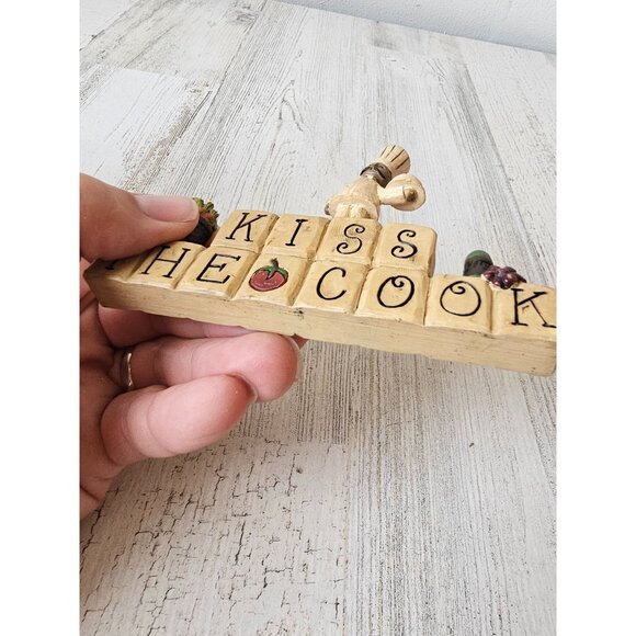 Suzi kiss the cook statue figurine as is wine carrots‎ kitchen décor - Picture 6 of 8